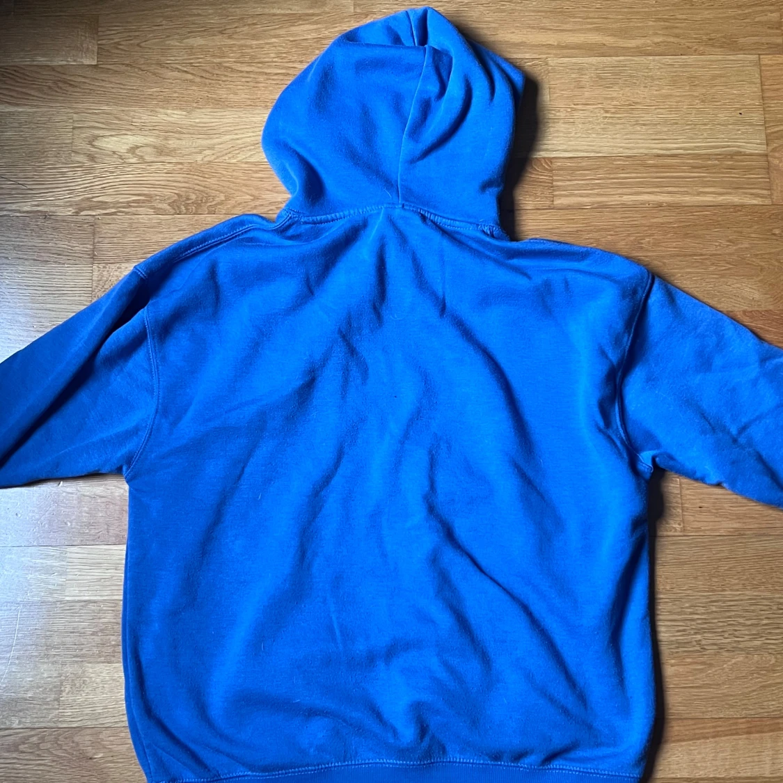 Blå hoodie från Pull&Bear - 2