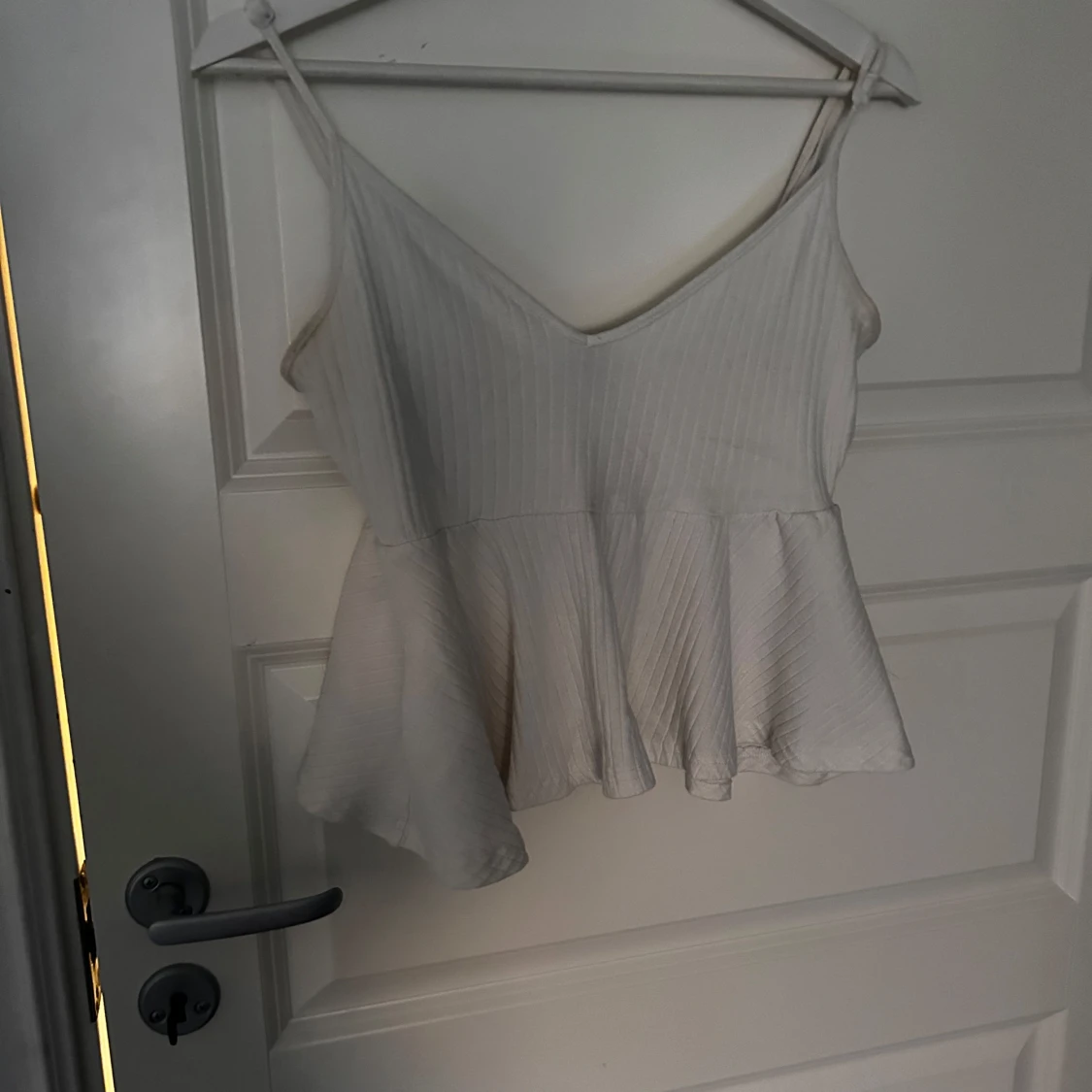 Vit ribbad linnetopp från Shein