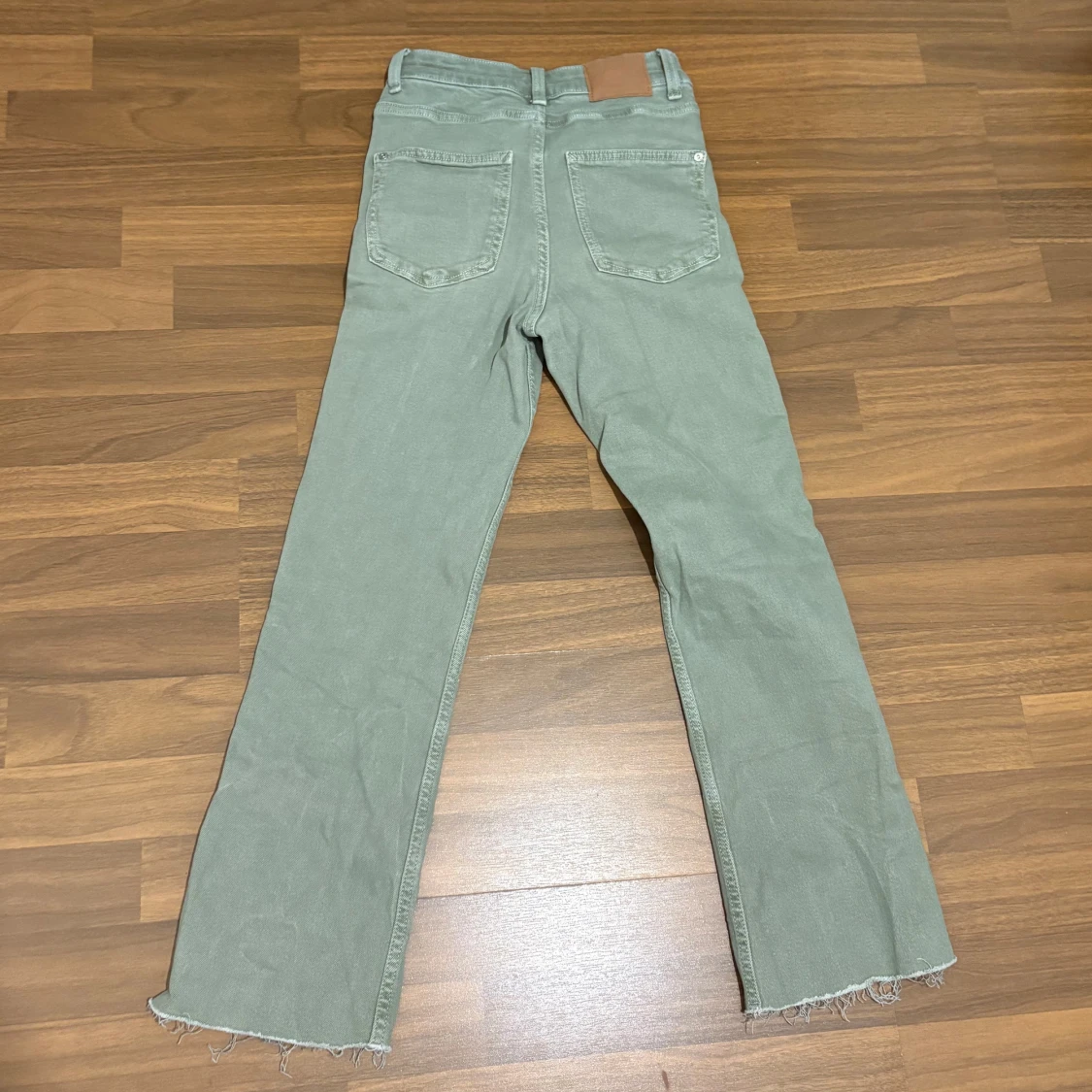 Gröna croppade jeans Zara - 1