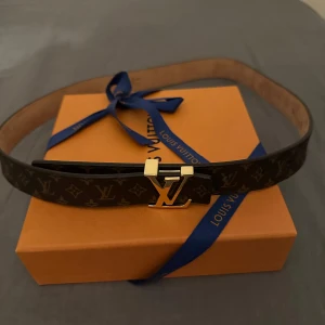 Louis Vuitton dam bälte - Mycket bra skick, säljes då den inte används längre, priset är ej hugget i sten. Kvitto finns!