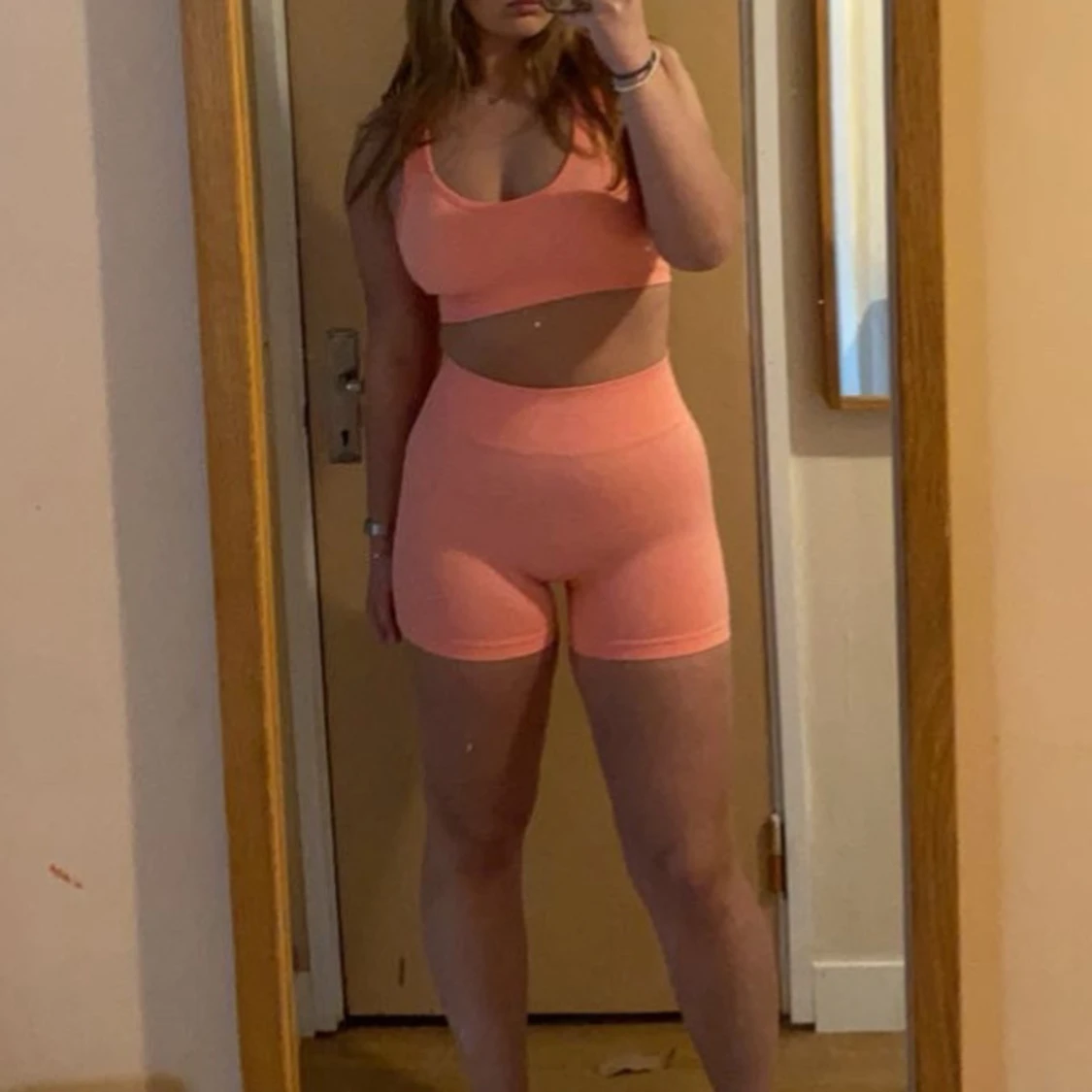 Rosa träningsshorts med scrunch - 3