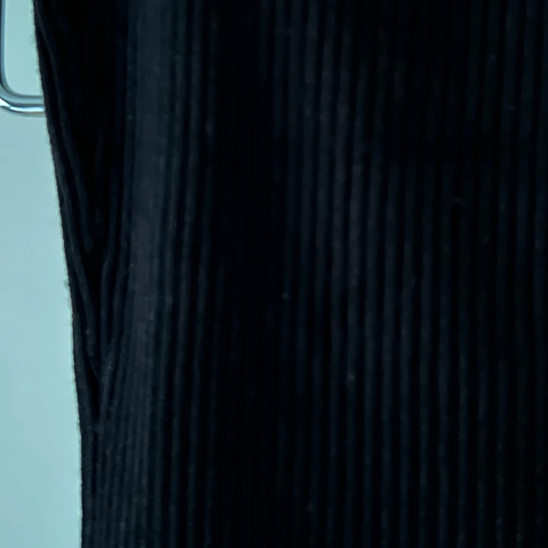 Svart ribbad tubklänning - 3