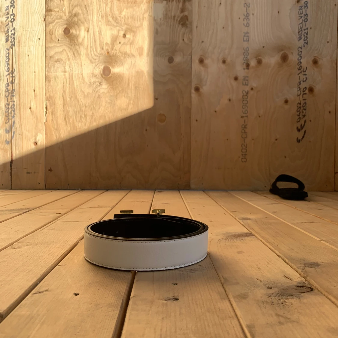 Bälte i vit/guld  - 2