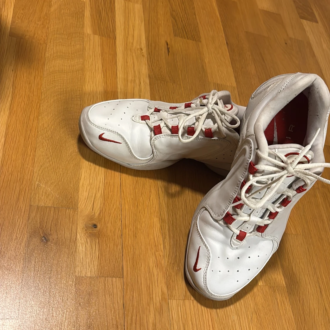 Vita sneakers från Nike - 1