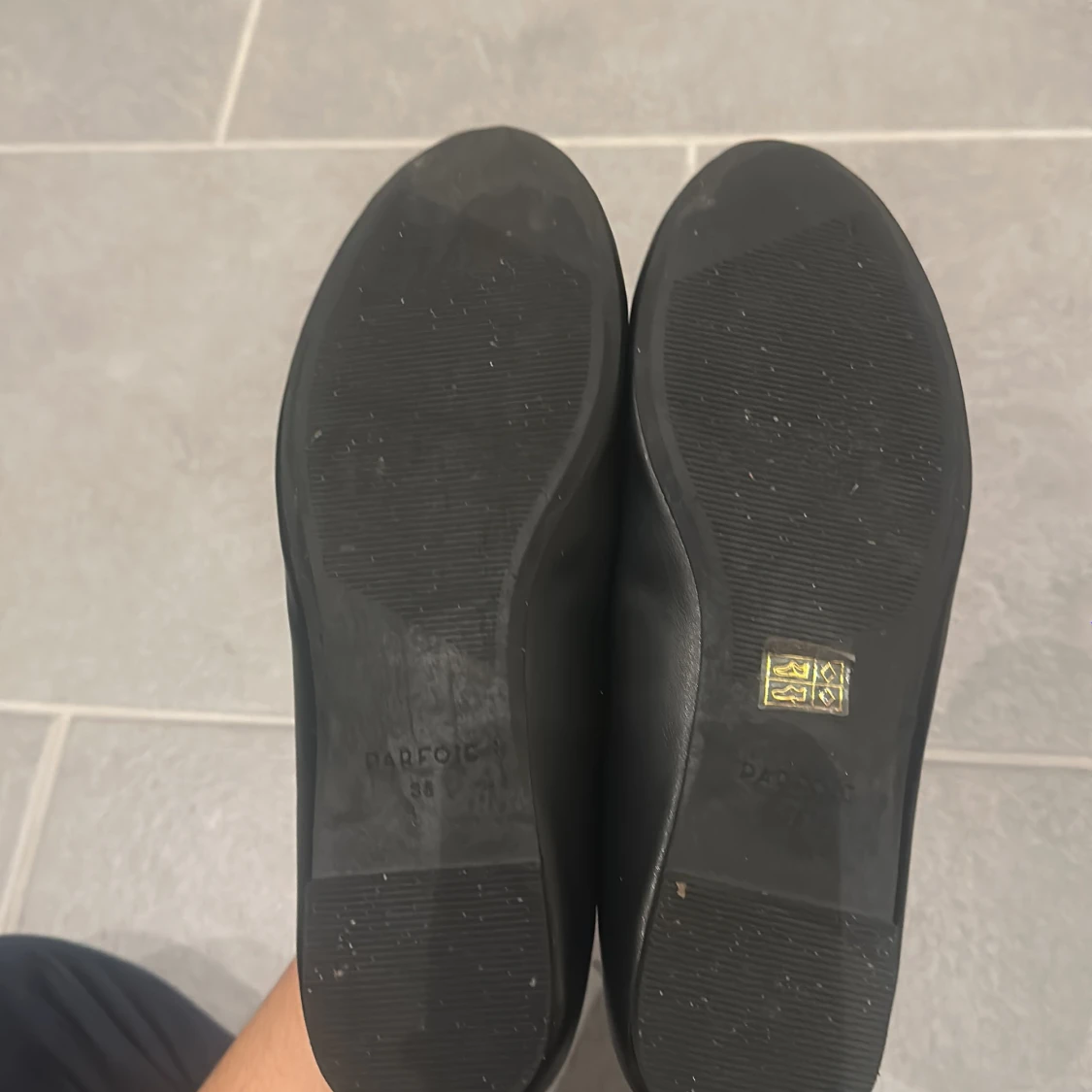 Svarta ballerinaskor med rosett - 3