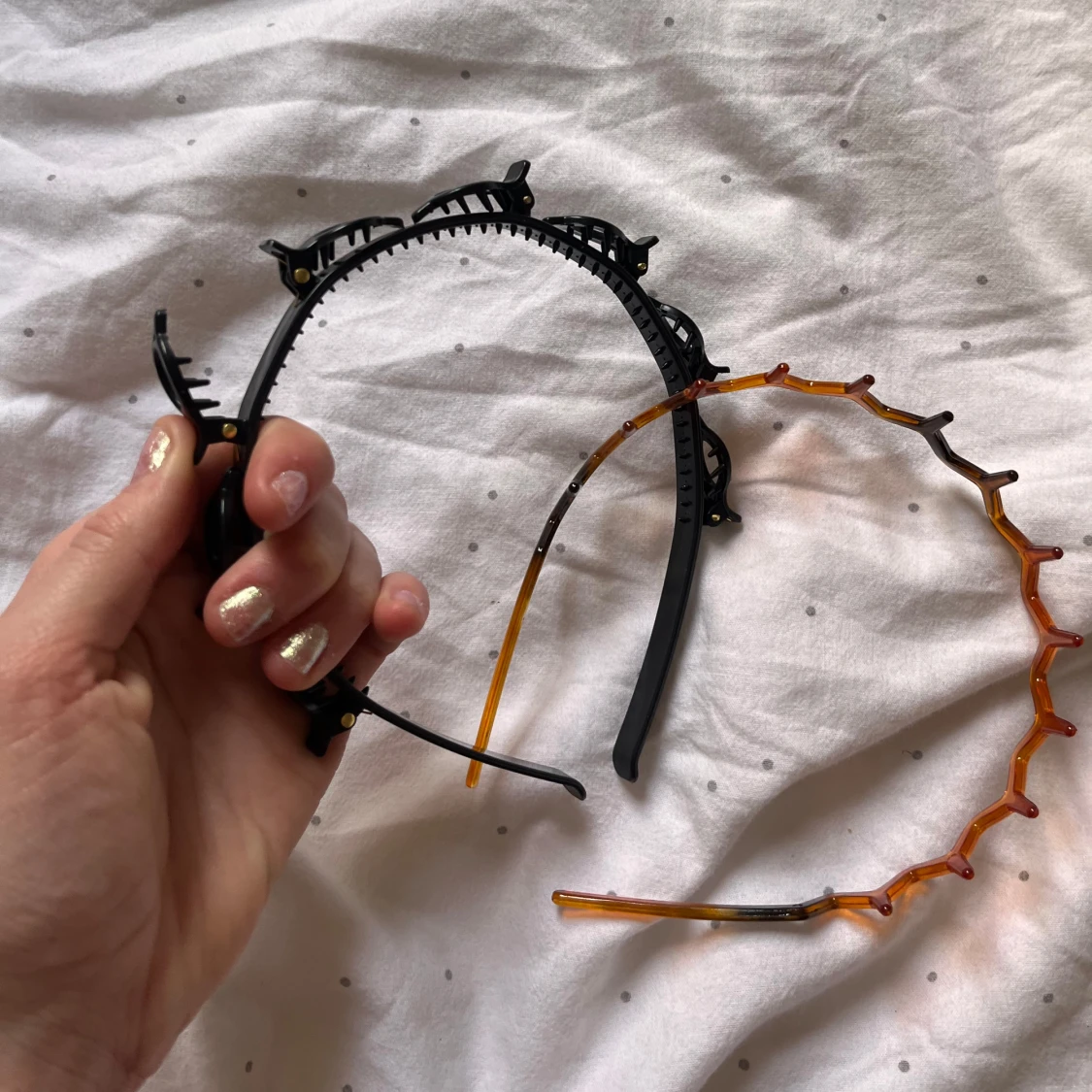 Svart och orange diadem med taggar - 2