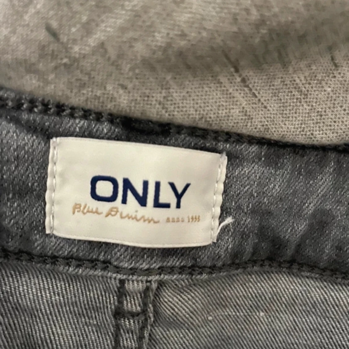 Gråa jeans från Only - 2