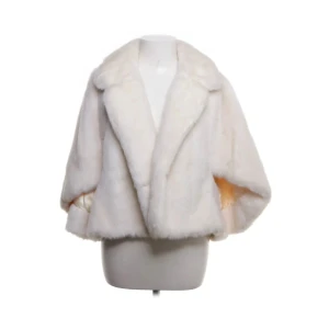 Trekvartsärmad pälsjacka - Pälsjacka med trekvartsärm! 