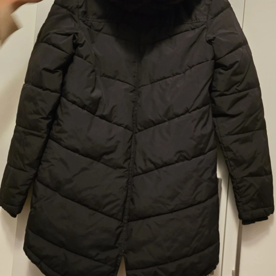 Svart dunjacka från Esprit - 2