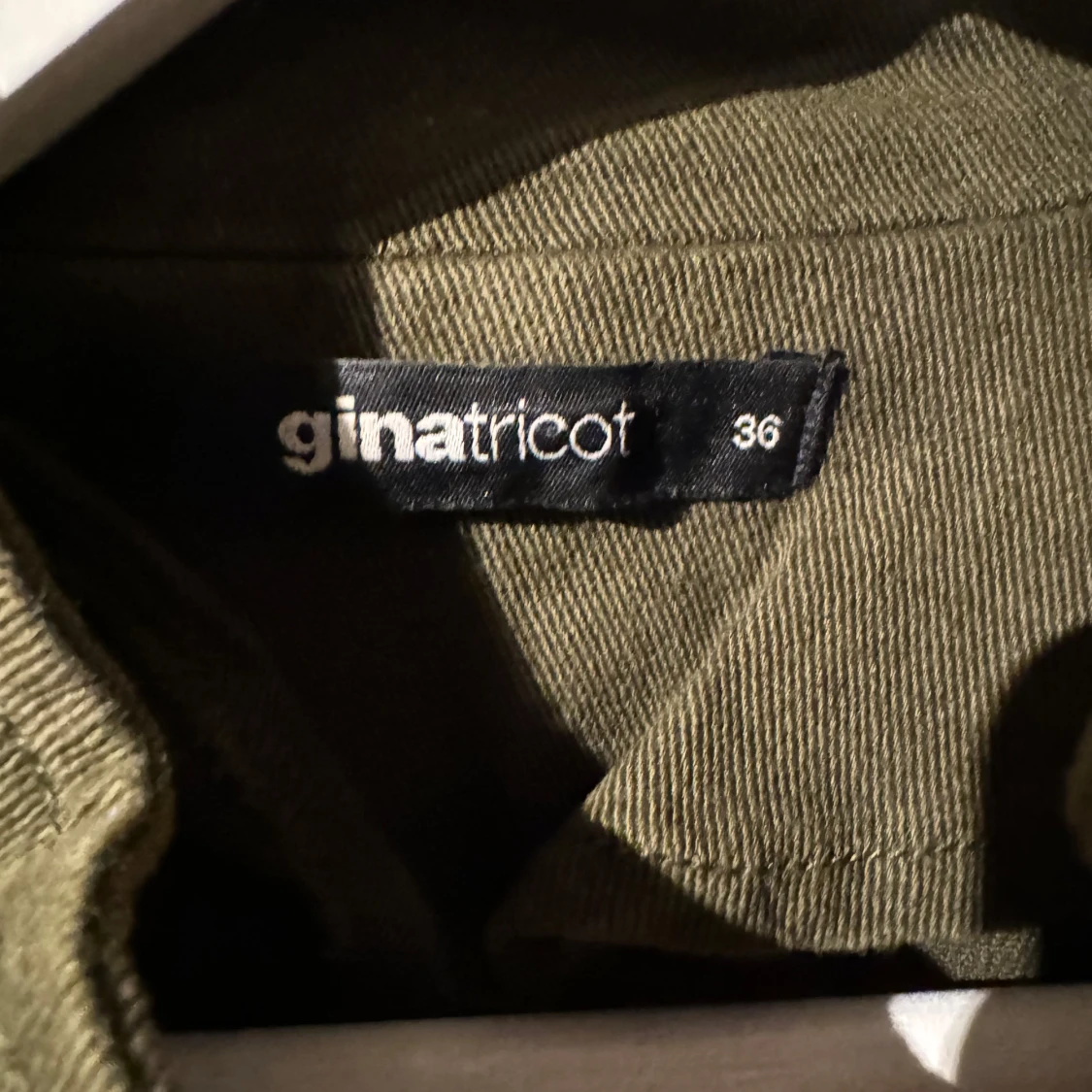 Olivgrön jacka från Gina Tricot - 1