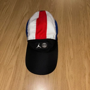 PSGxJorden keps  - Skick 6/10 Ordenarie pris-700 Sällsynt product