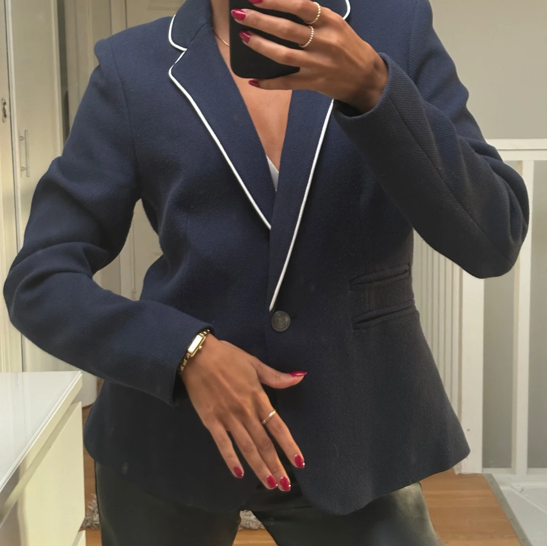 Kavaj med vita detaljer - 92