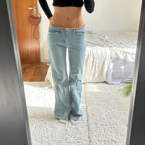 Vintage jeans  - Så sjukt snygga med oranga detaljer på sömmarna