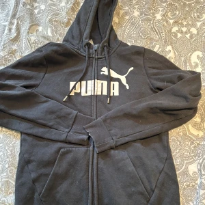Puma - Svart huvtröjor puma med dragkedja 