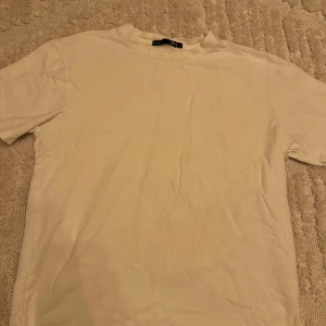 Tshirt - Vit tshirt från lager 157