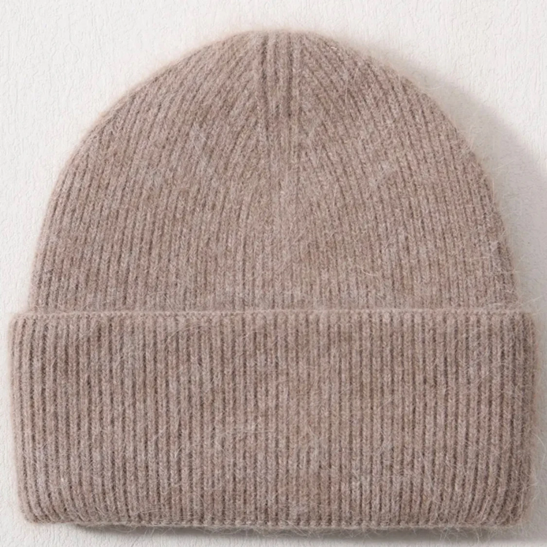 Fluffig mössa i ull - 93