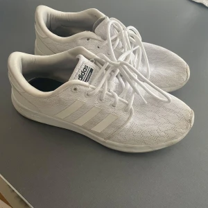 Adidas träningsskor - Super sköna, inga större skavanker
