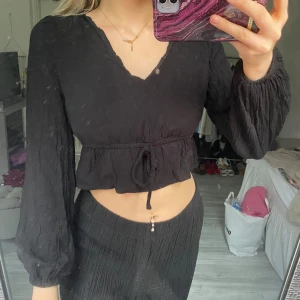 Svart blus  - Fint skick 