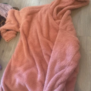 Hoodie - Mjuk fluffig Hoodie som passar nu till vintern är stor och lång passar alla 