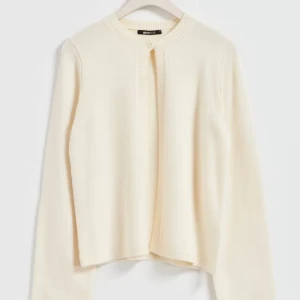 Stickad kofta - Helt ny kofta från Gina tricot 💗Cream färgad!