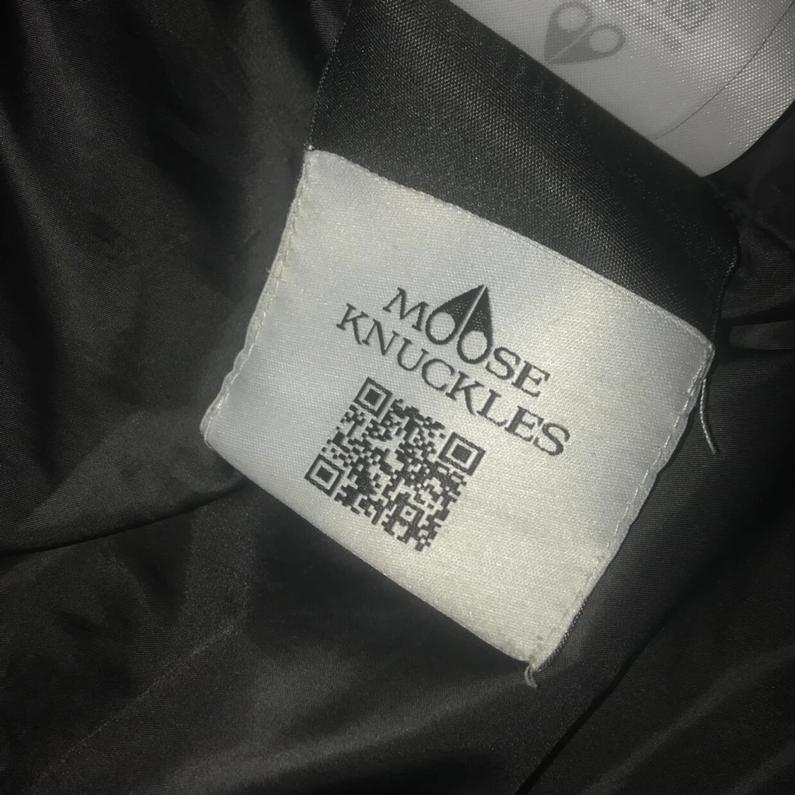 Svart dunjacka från Moose Knuckles - 93