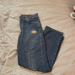 Sweet Sktbs Jeans - Riktigt feta Jeans från SWEET SKTBS med en skön Baggy passform! Vid frågar eller funderingar var  inte rädda att höra av er!