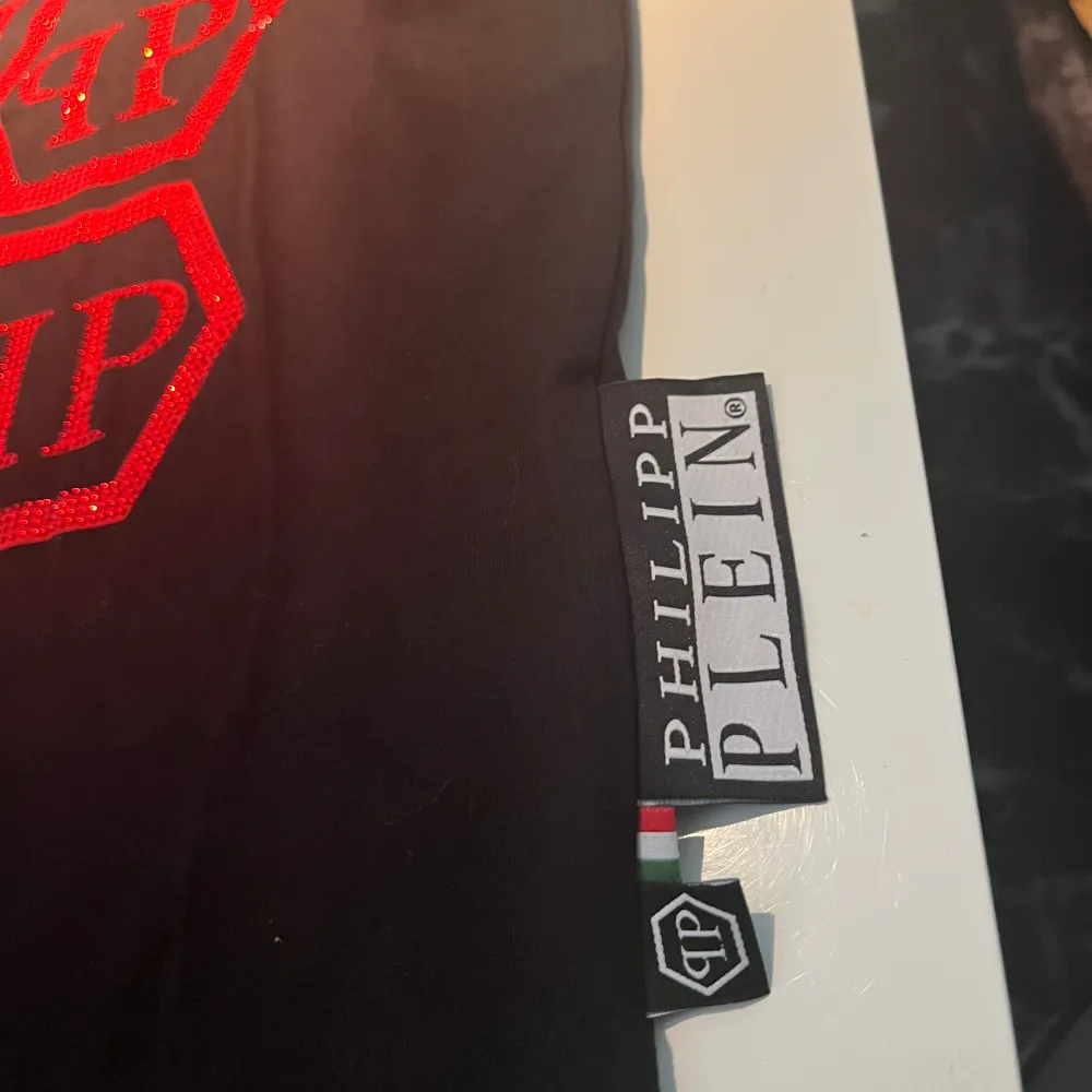 Tvär fet Philipp Plein tröja, topp kvalitet. Vatten stämplad. Storlek M. T-shirts.