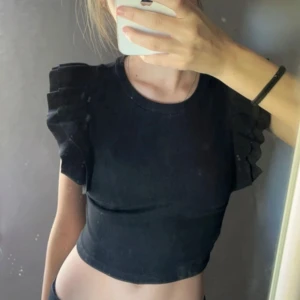 Topp från zara  - En topp från zara som inte kommer till användning. Aldrig använd men prislappen är av. Storlek S 