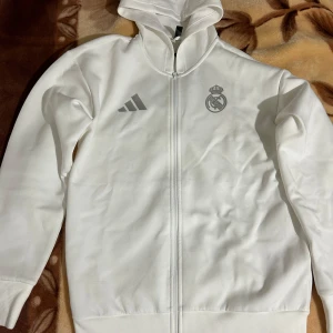 Real Madrid kofta  - Aldrig använd, priset kan diskuteras.