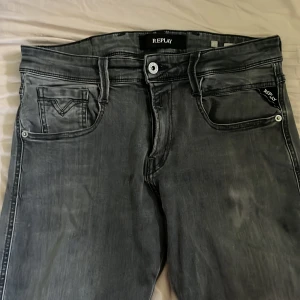 Replay anbass jeans - Säljer ett par replay jeans i anbass modellen storleken är 29/33 slim fit och skick 8,5/10