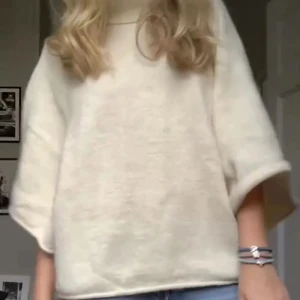 Stickad trekvartsärm  - Sååå snygg stickad tröja från Zara!! Supertrendig o supersnygg!! Fint fint skick❤️‍🔥❤️‍🔥kom med bud!!