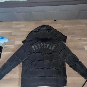 Trapstar Jacka - har använt den en vinter. skick 10/10
