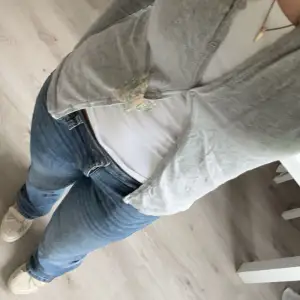 lågmidjade jeans från hm, bra/använt skick 