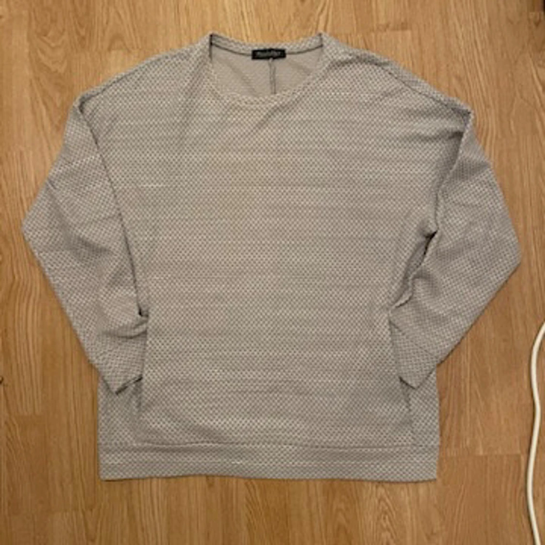 tornado mart sweater - 90