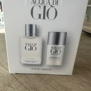 Acqua di geo set - Helt nytt med plast och förpackning  Nypris 1300 Pris kan diskuteras 