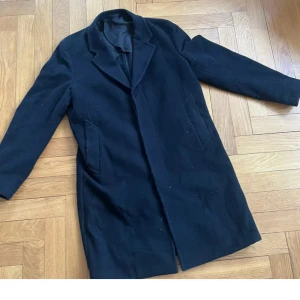 Our Legacy rock  - Storlek L, bra skick behöver noppras lite! Extremt bra kvalite! Nypris 5500