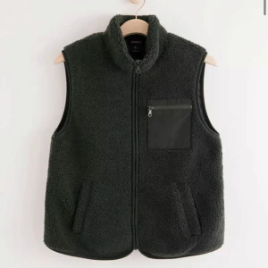 Väst från Lindex  - Fin väst från Lindex, använd 1 gång! Som ny! 