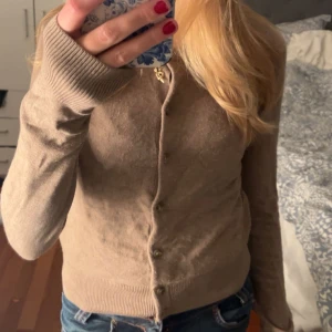 Kofta - Fin kofta från h&m, hör av dig vid frågor ❣️