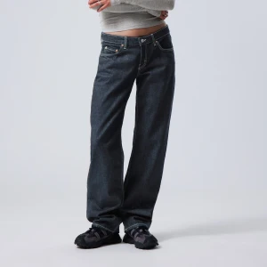 Weekday arrow  - Söker dessa i antingen 25 eller 26🥰