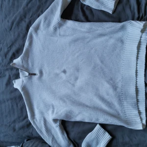 Stickad tröja  - Storlek m