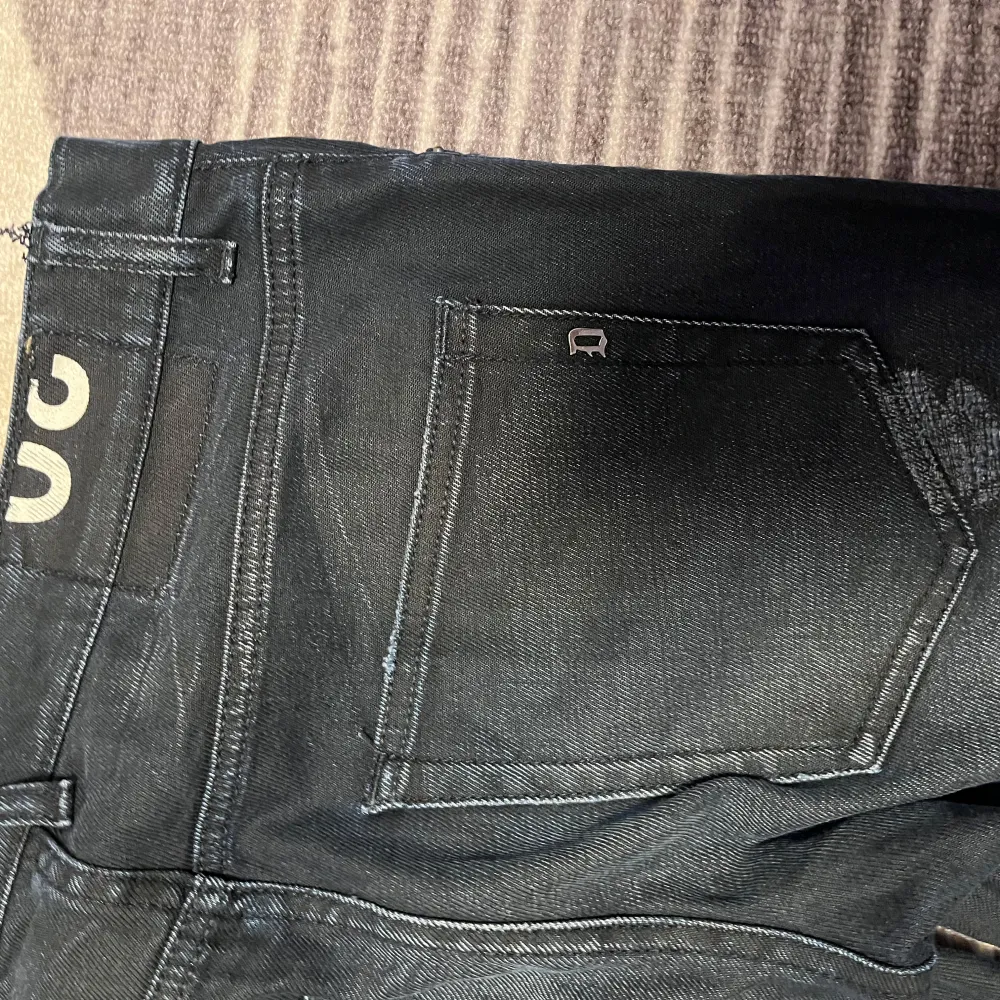 Säljer mina dondup jeans i ett bra skick(9/10). Kan vid snabb affär sänka priset lite. Bara höra av sig om det är något ni undrar.. Jeans & Byxor.