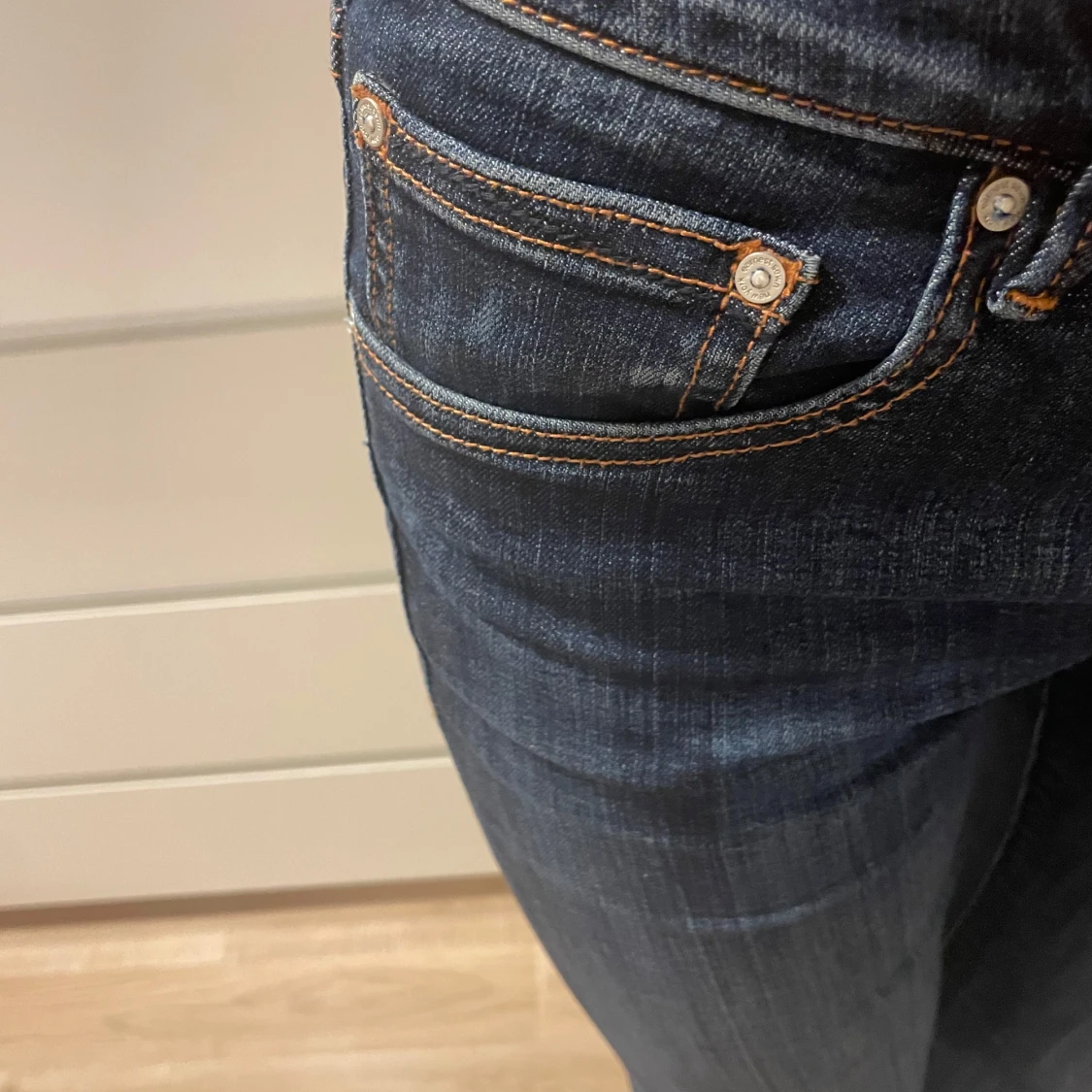 Mörk blåa jeans  - 90