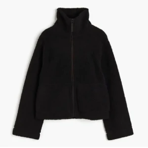 Hm pile jacka - Svart slutsåld Teddy jacka från hm i storlek M passar super bra 