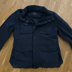 Bondelid Field jacket - Bondelid Field jacket  Storlek; S Skick 10/10 Endast testad  Pris: 999