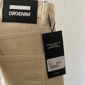 Jeans - Raka jeans från dr denim, nya. 