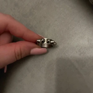 Edblad ring, smala  - bara använd några få gånger då den är lite för liten, storlek 16,80 