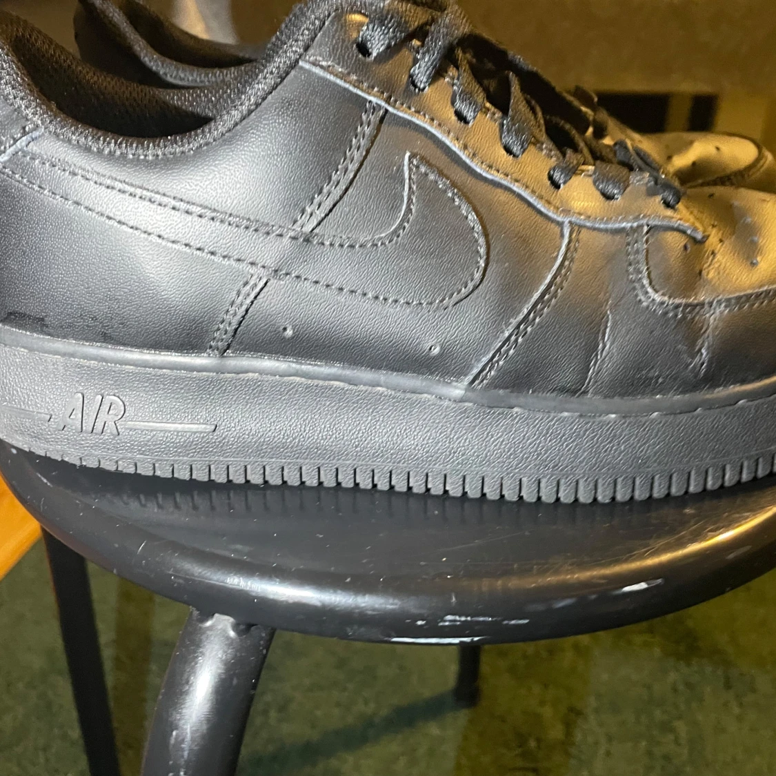 Svarta Nike Air Force sneakers