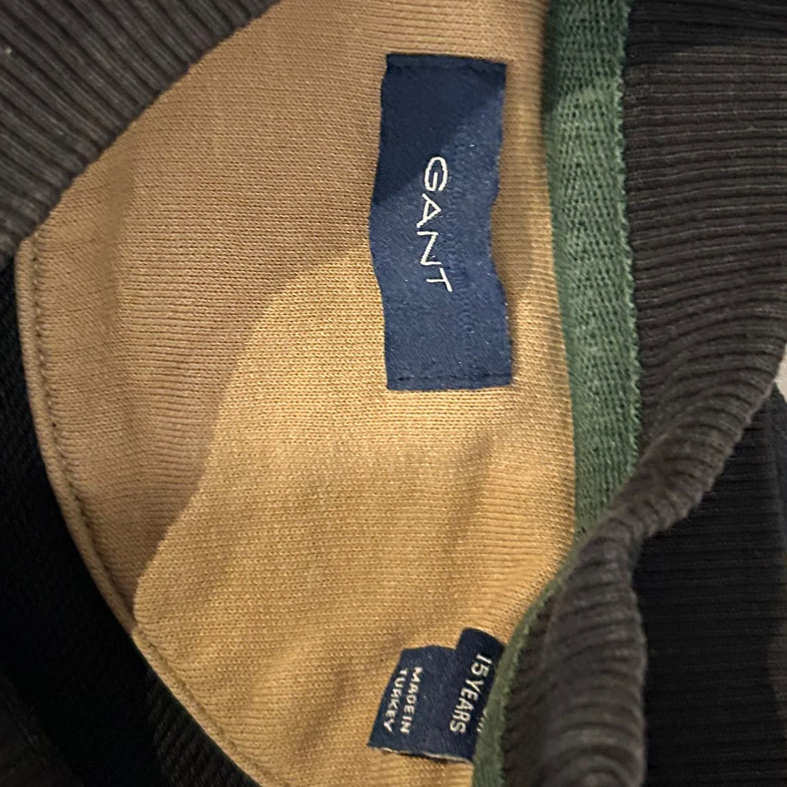 Svart tröja från GANT - 91