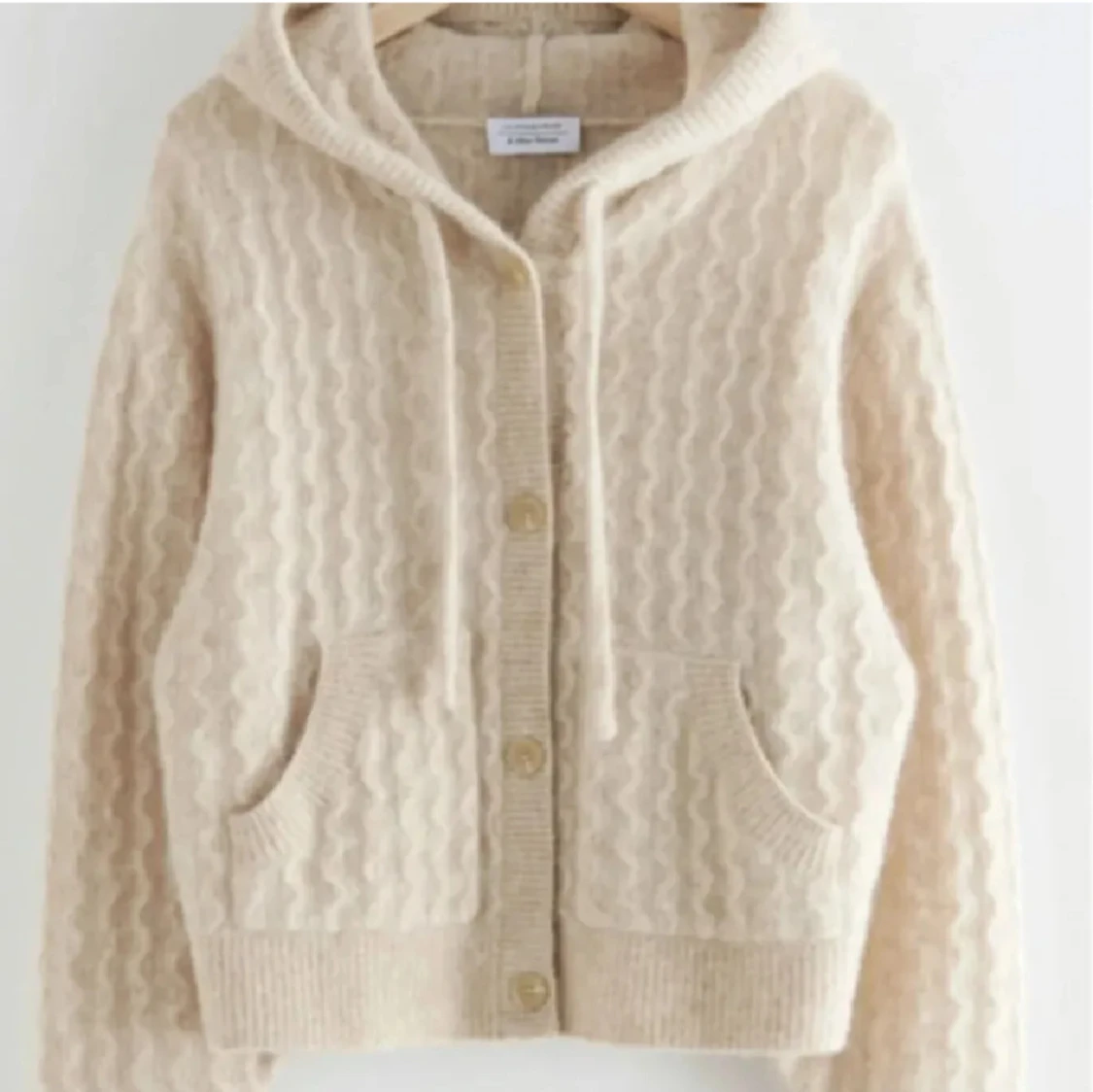 Beige stickad kofta med huva - 90