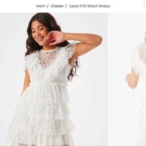 Studentkläning  - Säljer min helt oanvända klänning med prislappar kvar från bubbelroom. Den är slutspld i storleken M. Jag är 170 och M passar perfekt! Säljer den för 699kr nypris 899kr